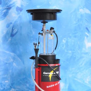 Pneumatic used oil vacuum cleaner with recovery tray with a capacity of 70 liters.