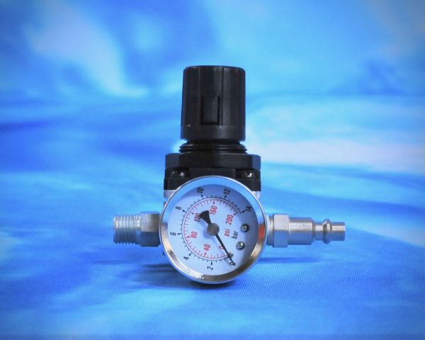 Pressure regulator with ¼ connections